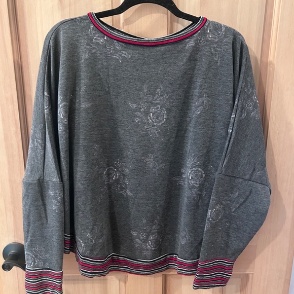 Max Razy Dolman Top - Picture 4 of 5